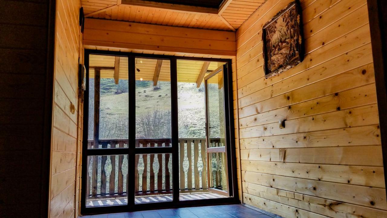 Коло Гір Hotel Kolochava Exterior photo